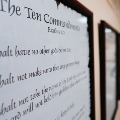 Court approves law requiring Louisiana schools to display Ten Commandments